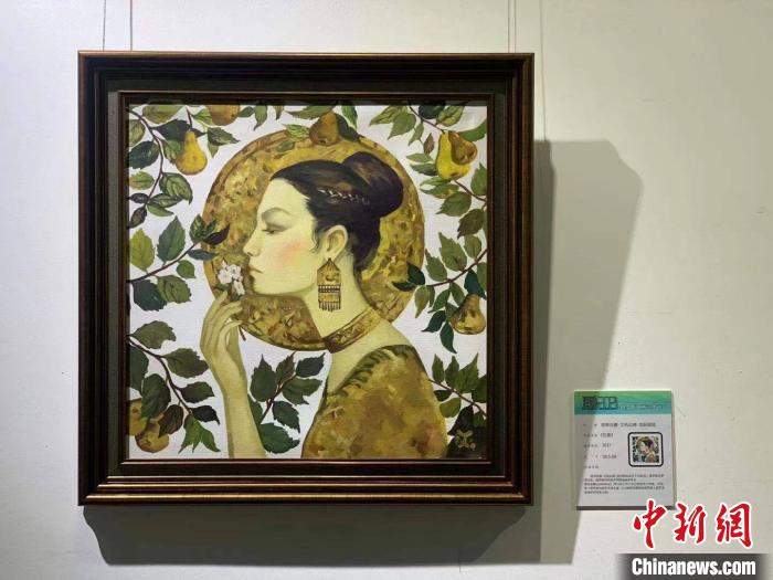 25日，“2021年中俄油画艺术展”开幕?！×跷?摄
